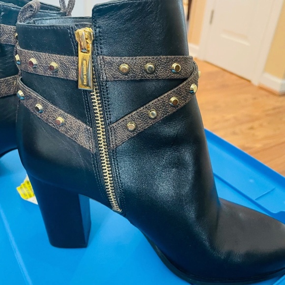 Michael Kors Preston Bootie Boots Women's Size 8 - Picture 4 of 11